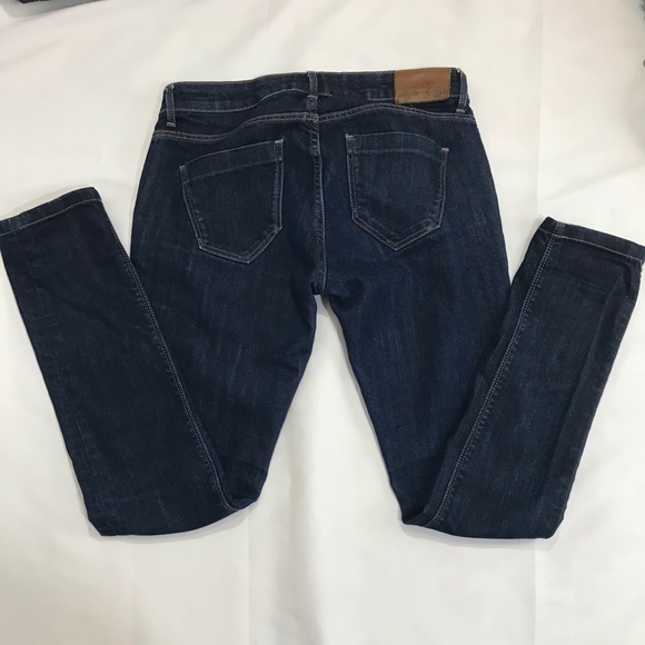 ❌SOLD❌ Zara Basics Dark Denim Skinny Jeans - Picture 3 of 8